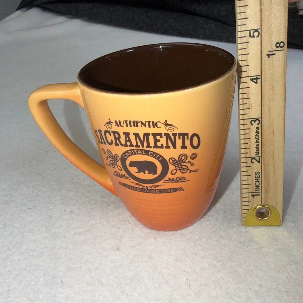 Sacramento California Souvenir Mug Orange Brown Bear Capital City Coffee Cup‎